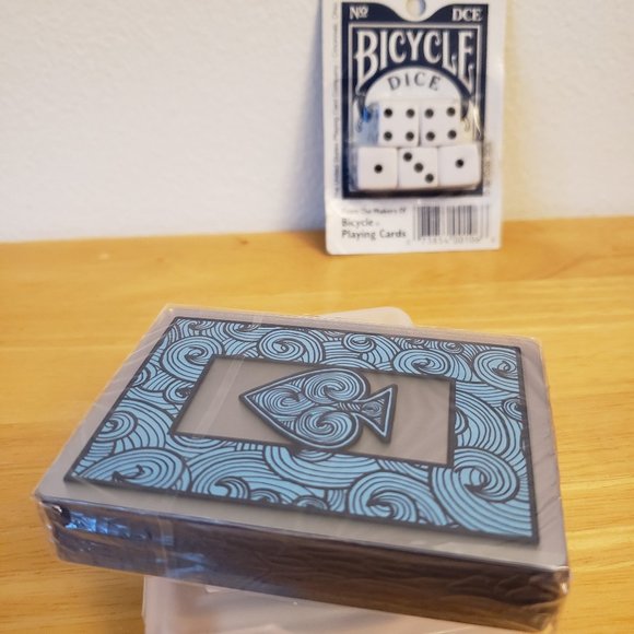 Hoyle Waterproof Clear Playing Card Deck + Vintage Bicycle Dice 5ct - Picture 5 of 5